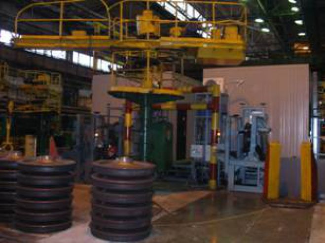Установка автоматизированного магнитопорошкового контроля железнодорожных колес при их выпуске из производства УМПК-2
